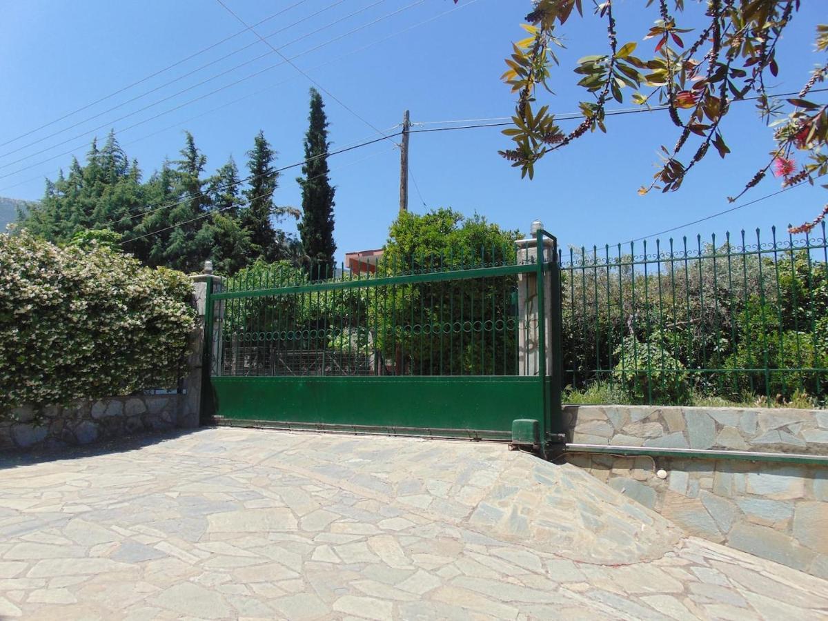 Small Theater Apartment Epidaurus Εξωτερικό φωτογραφία