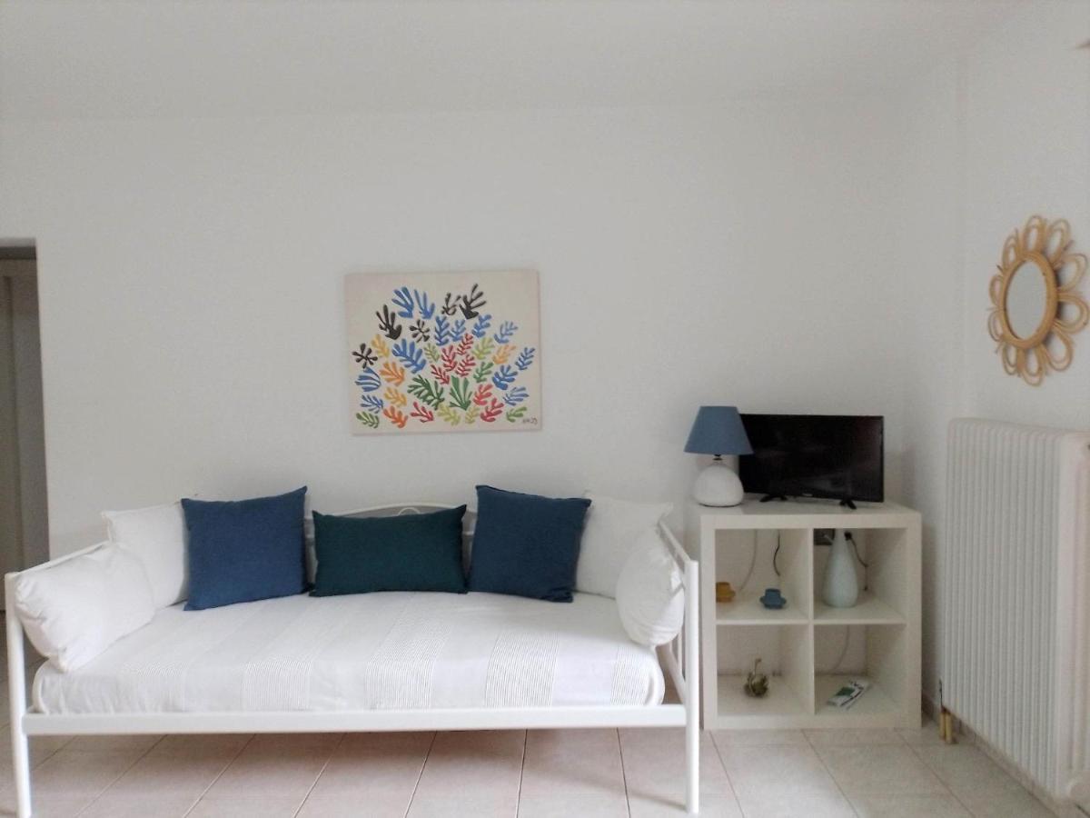 Small Theater Apartment Epidaurus Εξωτερικό φωτογραφία